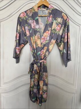 Flora Nikrooz Floral Satin Robe Women’s Size Small Lace Trim Belted Feminine